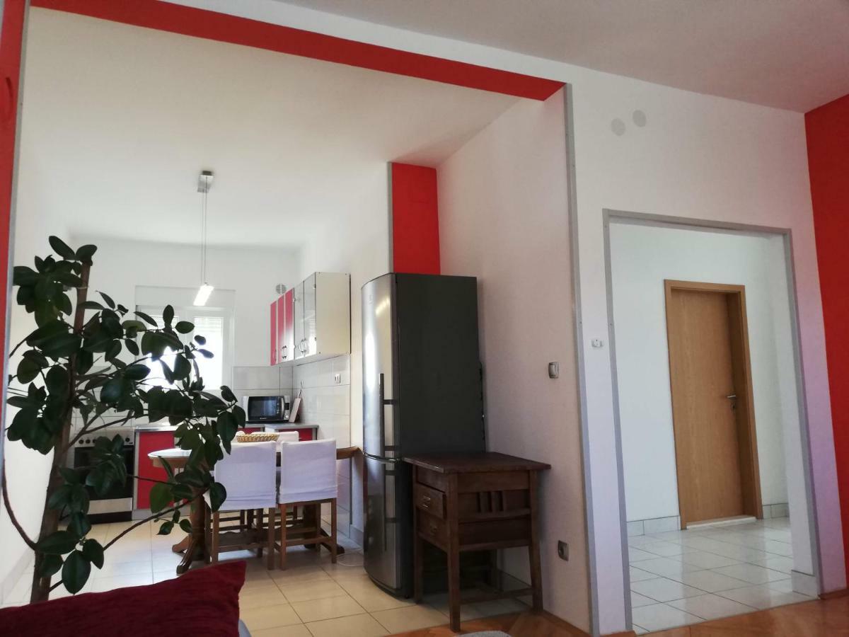 Spacious Family Apartment With Parking In The Shade And Barbecue House 希贝尼克 外观 照片
