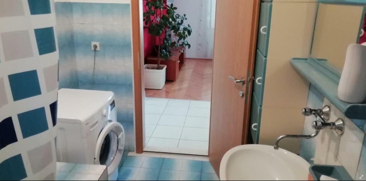 Spacious Family Apartment With Parking In The Shade And Barbecue House 希贝尼克 外观 照片