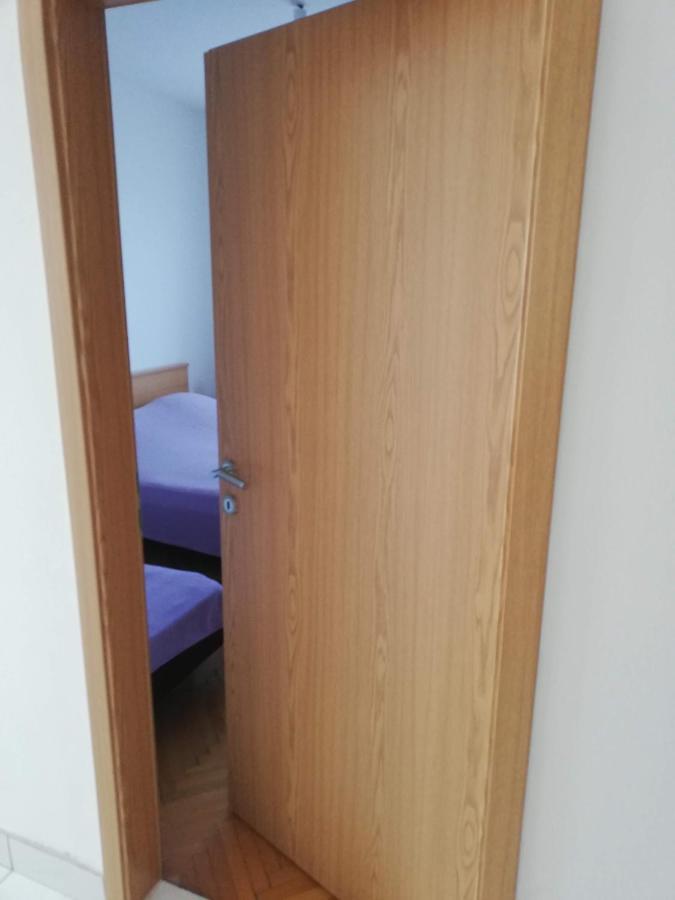 Spacious Family Apartment With Parking In The Shade And Barbecue House 希贝尼克 外观 照片